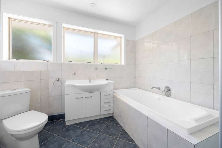 20 Tyrian Close Half Moon Bay_12