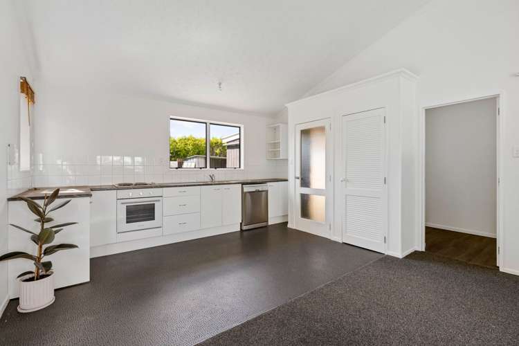 2 Holland Grove Richmond Heights_7