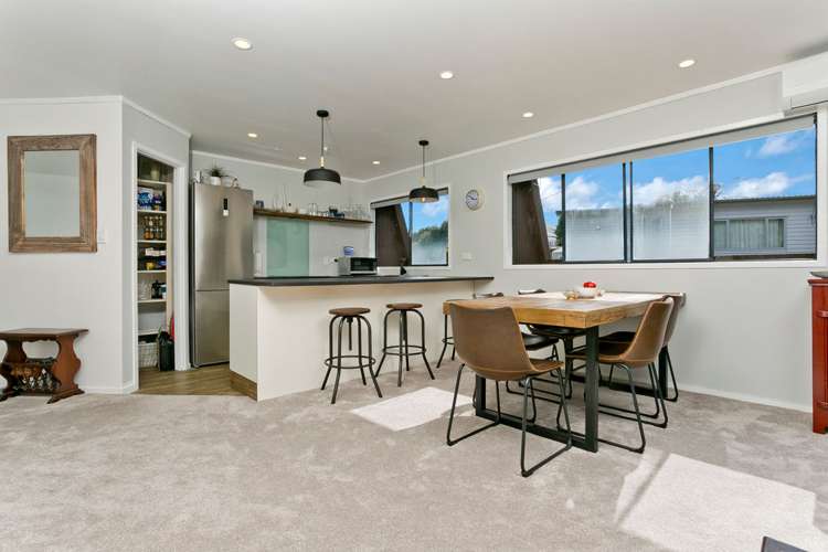 8/27 Rangatira Road Birkdale_5