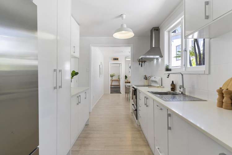 4A Tiroroa Avenue Te Atatu South_15