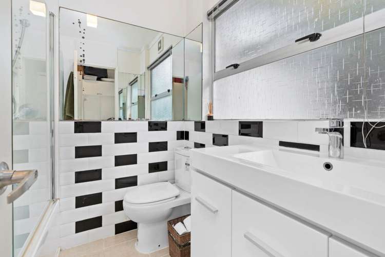 2/2 Bruce Road Glenfield_8