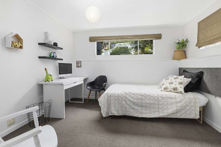 24 Fairburn Grove Johnsonville_11