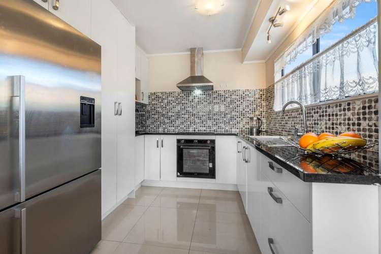 1/18 Leven Lane Totara Heights_12