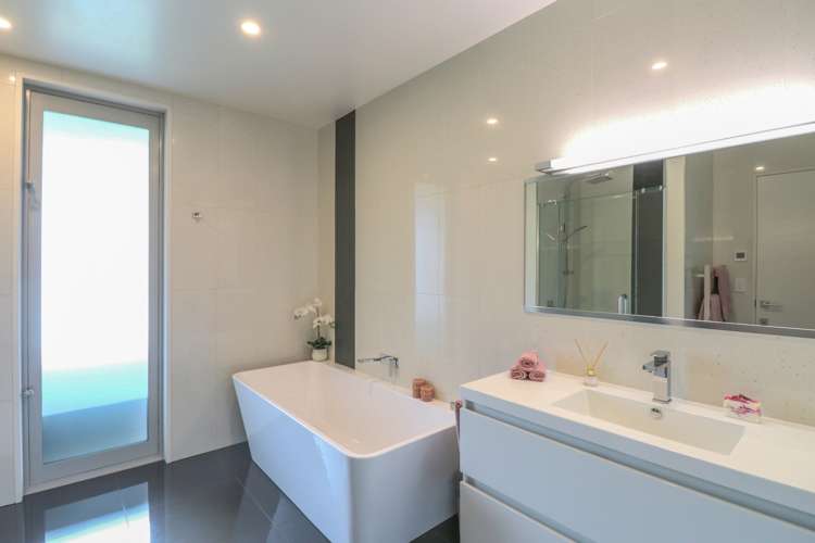 89 Sunrise Drive Seaward Bush_18