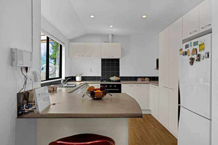 24 Nuneaton Drive Flat Bush_17