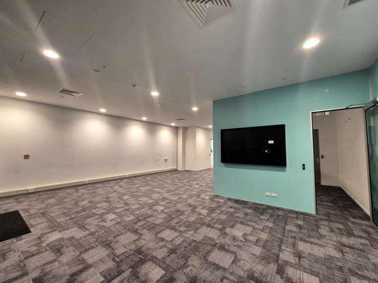 Shop 73/3 Maki Street Westgate_2