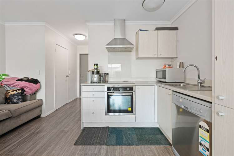 65 Chiefs Court Hamilton East_4