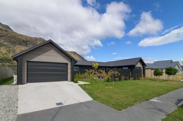 15 Regent Street Lower Shotover_19