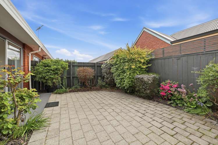 12C Baker Street Caversham_19
