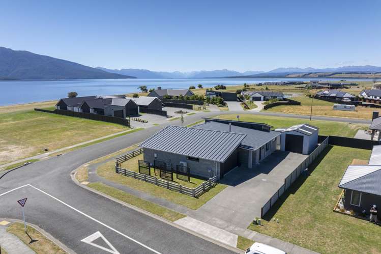 64 Rodeo Drive Te Anau_35