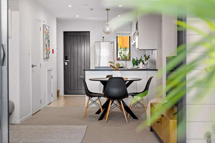 15/18 Hewlett Road Massey_8