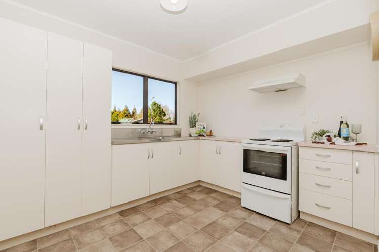 6 Bartholomew Drive Nawton_13