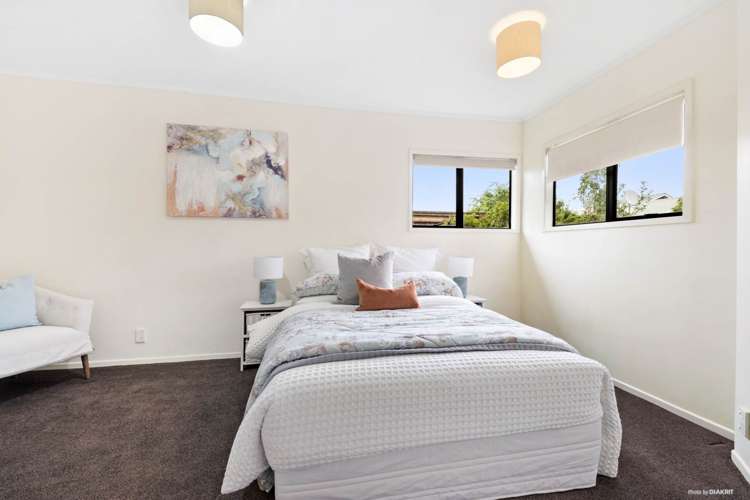 2/3 Ascot Avenue Narrow Neck_10