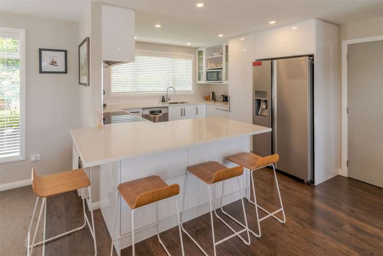 12 Settlers Hill Akaroa_14