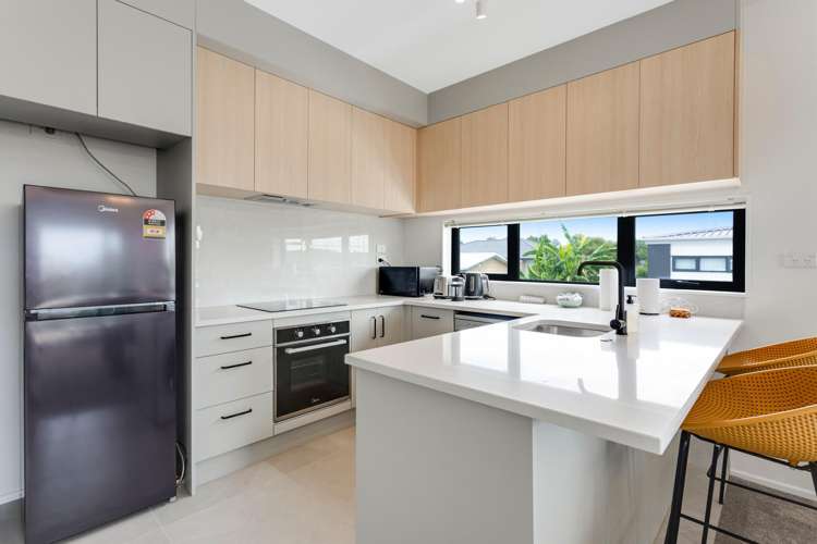 3 & 4/43A Waimumu Road Massey_17