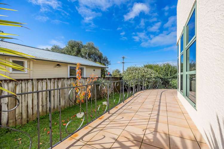 76 Archibald Road Kelston_18