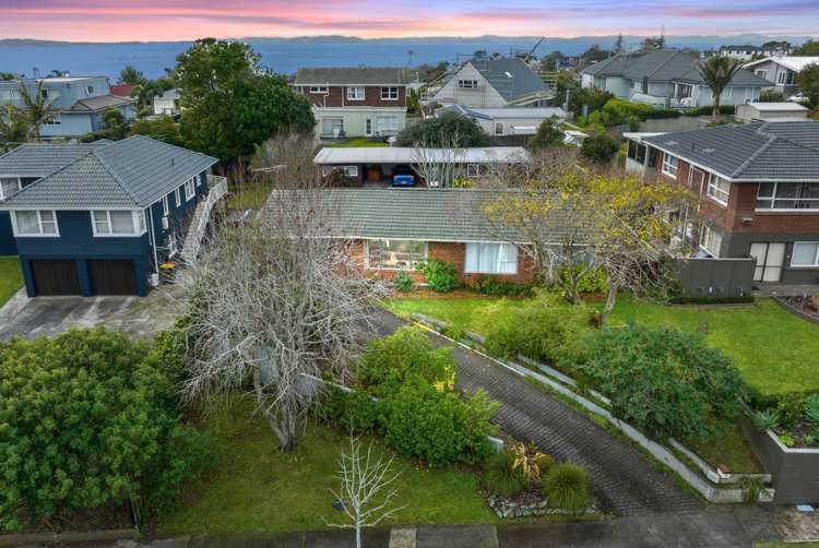 17 Cheriton Road Mellons Bay_2