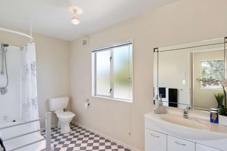 231a Geraldine Street Edgeware_9