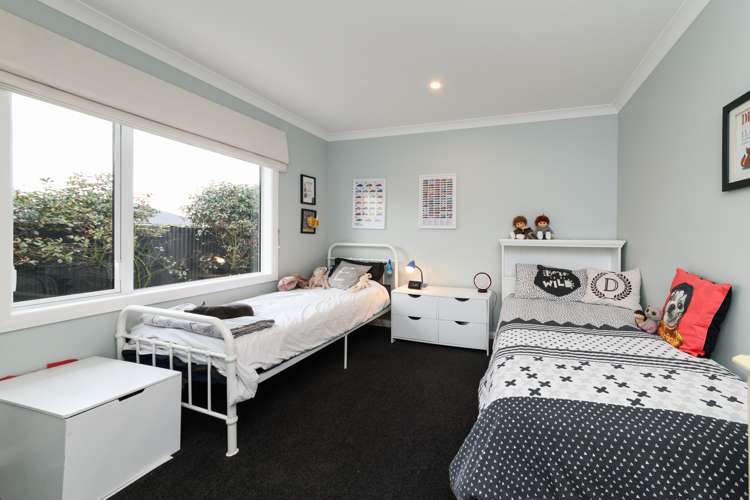 7 Roots Street East Feilding_6