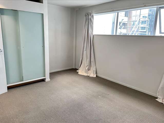 254/21 Left Bank 2185_4