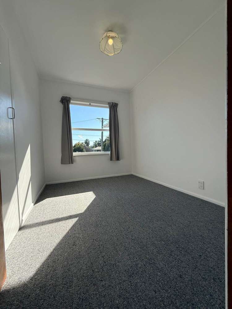 34 Levesque Street Birkdale_15