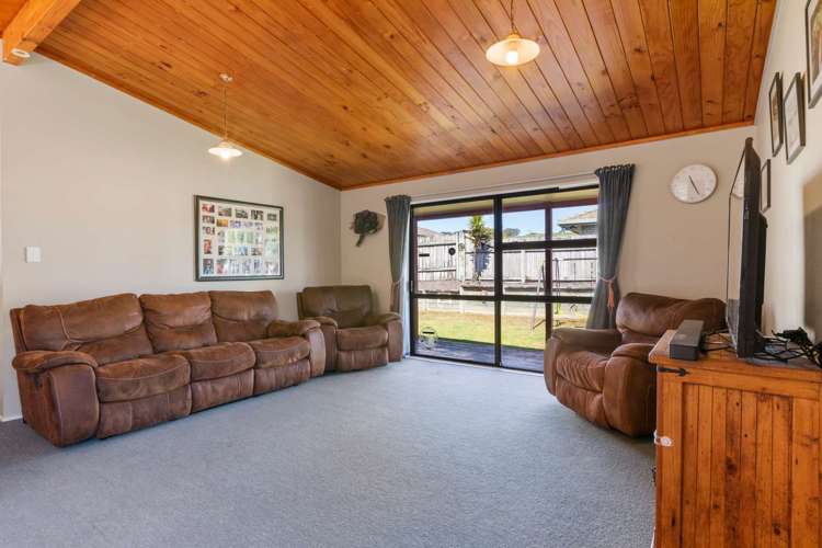 25 Goldie Street Pukehangi_11