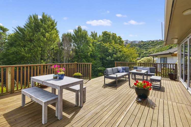 2 Tedder Way Karori_14