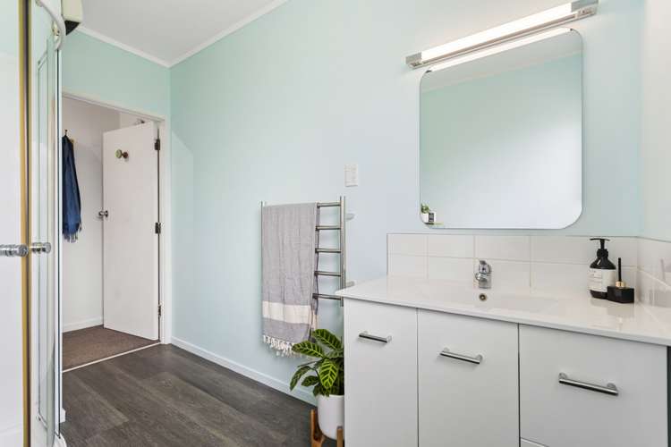 1/2a Eskdale Road Birkdale_17