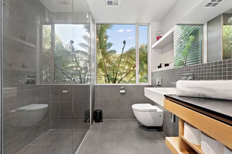 6a Francis Bell Grove Lowry Bay_16