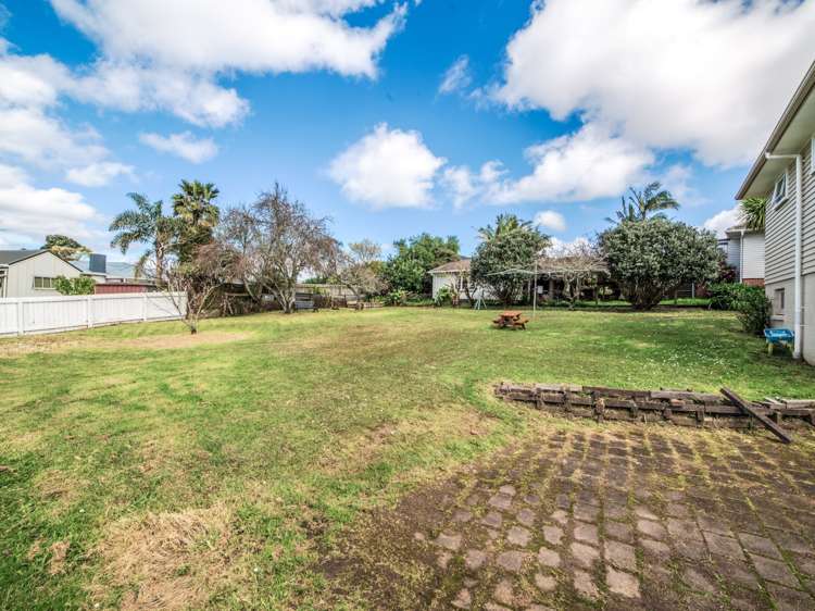 9 Tiroroa Avenue Te Atatu South_21