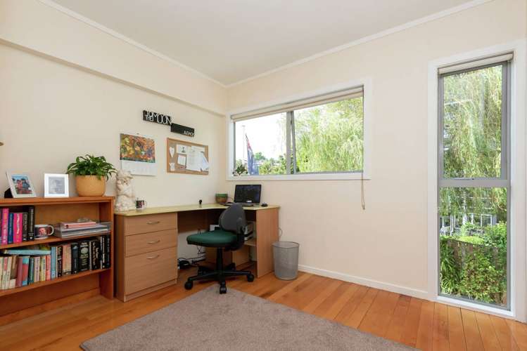 44 Colmar Road Mellons Bay_13