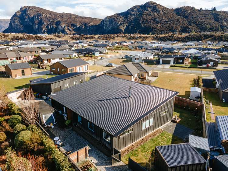 31 Finch Street Albert Town_24