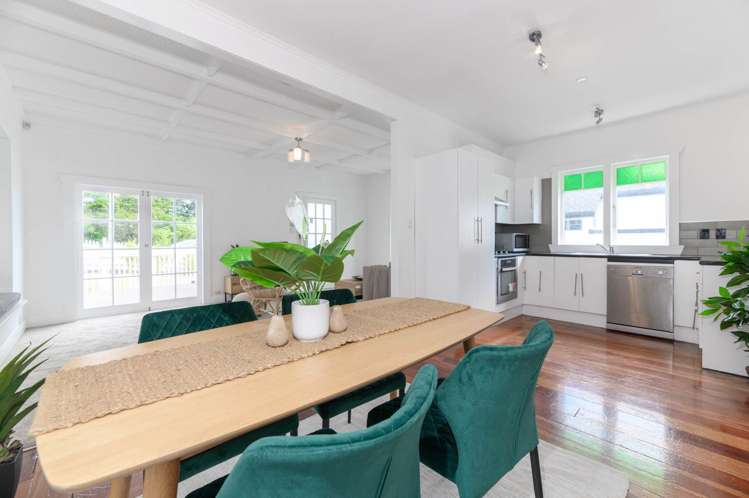 51 Taunton Terrace Blockhouse Bay_16