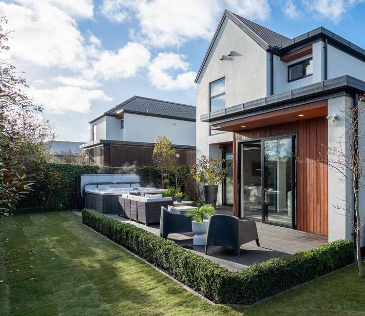 9 Garden Road_0