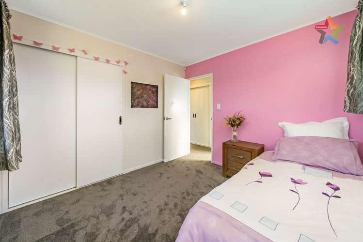 28 Mcenroe Grove Naenae_12