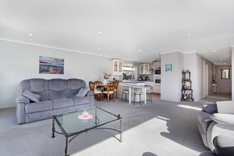 2/28 Canberra Place Redwood_6