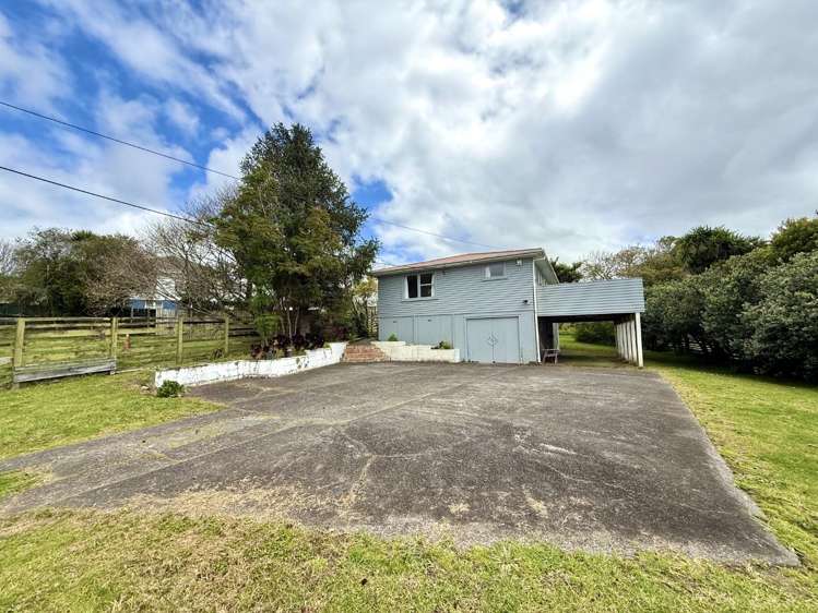 26 Tiroroa Avenue Te Atatu South_17
