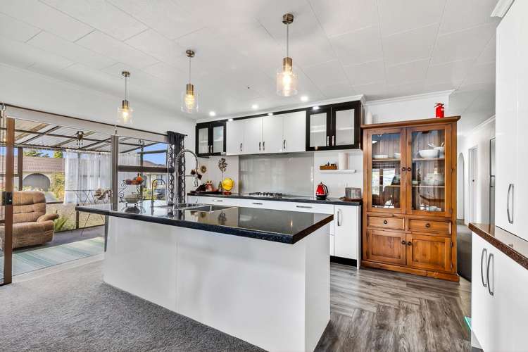 17 Lord Auckland Road Wakefield_6