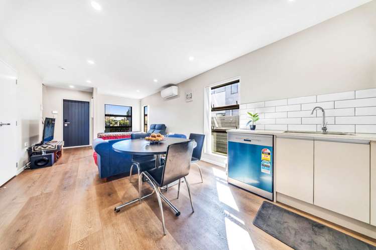 2/43 Clevedon Road_1