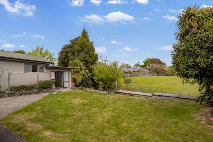 6 Ruthken Crescent Springlands_18