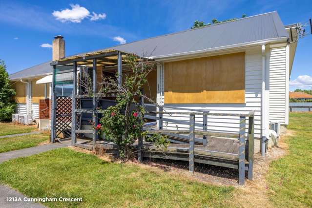 1213–1225 Cunningham Crescent Mayfair_4