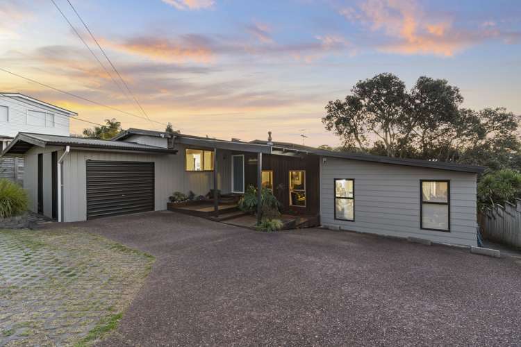 438 Beach Road Murrays Bay_10