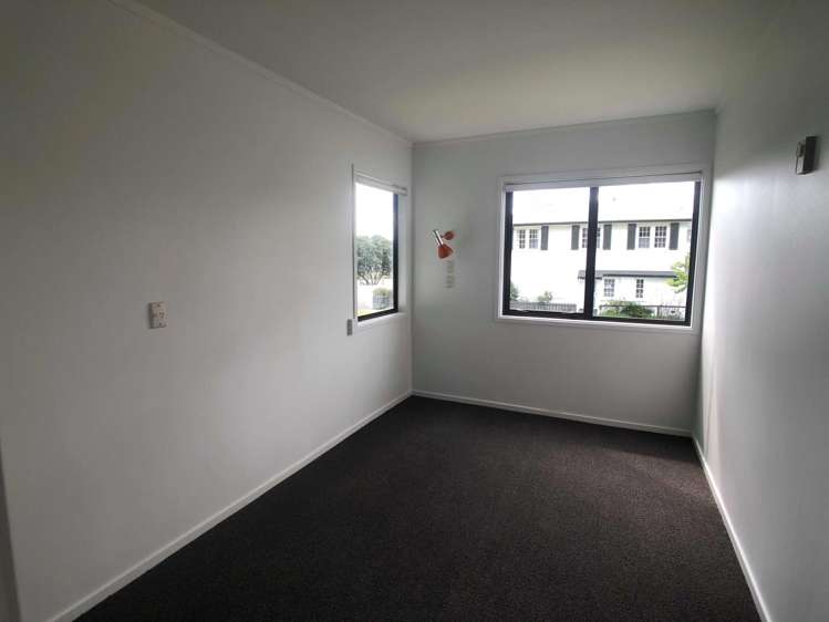 71 Esplanade Kaiti_7