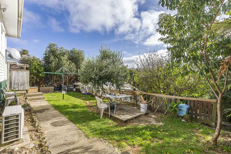57 Leicester Street Cannons Creek_2