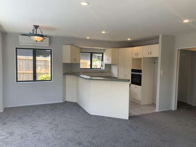 RECENTLY RENOVATED IN PAPATOETOE