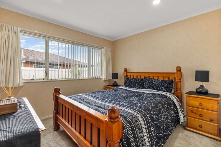 1 Gairloch Place Wattle Downs_10