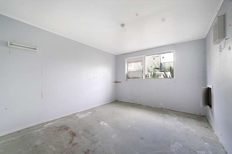 34 Royal Road Massey_17