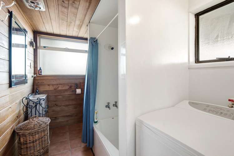 5662 West Coast Road Springfield_6