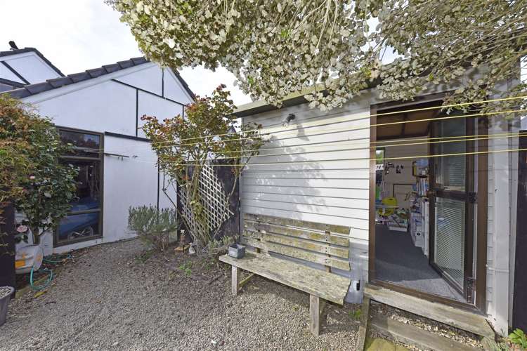 27 Yellowstone Crescent Burwood_11