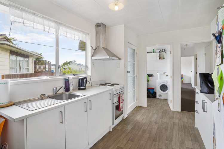 23 Redcrest Avenue Red Hill_11